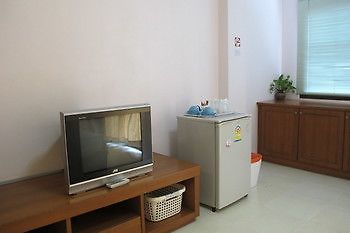 Hotel Somjai House Si Racha Zewnętrze zdjęcie