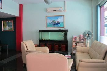 Hotel Somjai House Si Racha Zewnętrze zdjęcie